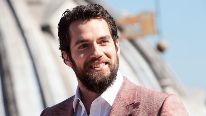Who is Henry Cavill girlfriend and what is his dating life like
