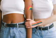 8 Benefits of Online Dating Apps for LGBTQ Adults