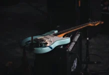 6 Little Things Every Guitarist Needs & Forgets at the Gig