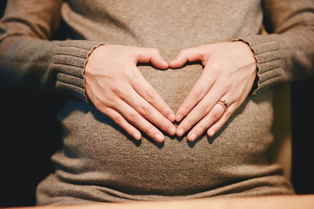 Simple Self-Care Habits for Expecting Mothers