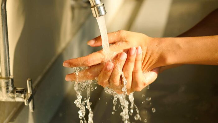 Know Why Your Kitchen Sink Water Pressure Is Low