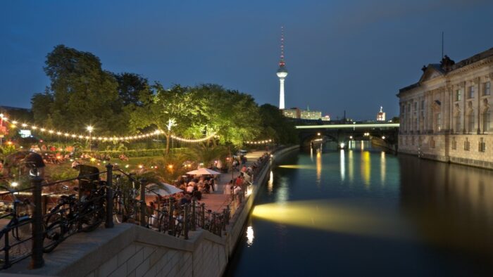 夜の外出の始まりに最適なベルリンのトップバー